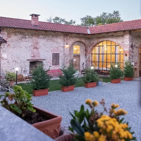 Il Cortile Bed & Breakfast Biella